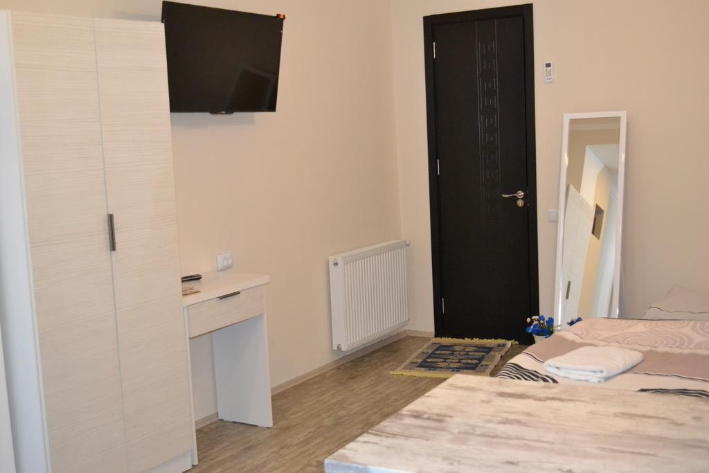Family Apartment In Avlabari Tbilisi ภายนอก รูปภาพ