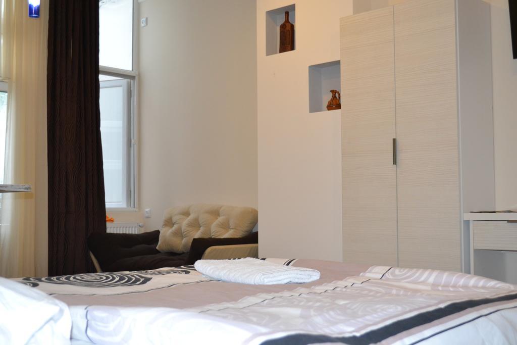 Family Apartment In Avlabari Tbilisi ภายนอก รูปภาพ