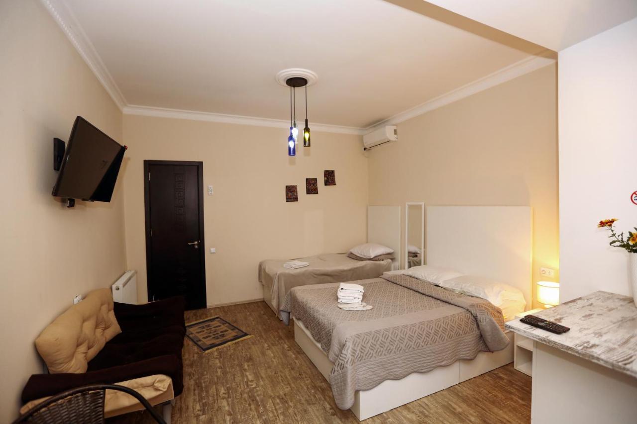 Family Apartment In Avlabari Tbilisi ภายนอก รูปภาพ